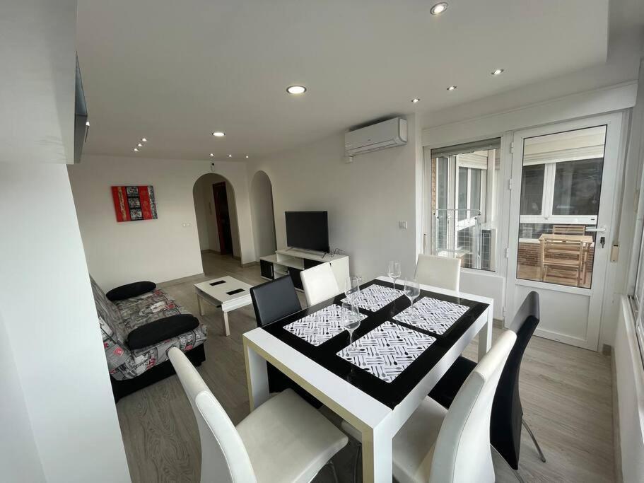 Nice Apartment Near The Sea Torrevieja Esterno foto